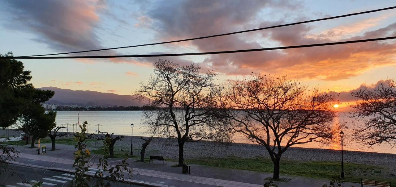 Nafpaktos Beach House Buitenkant foto