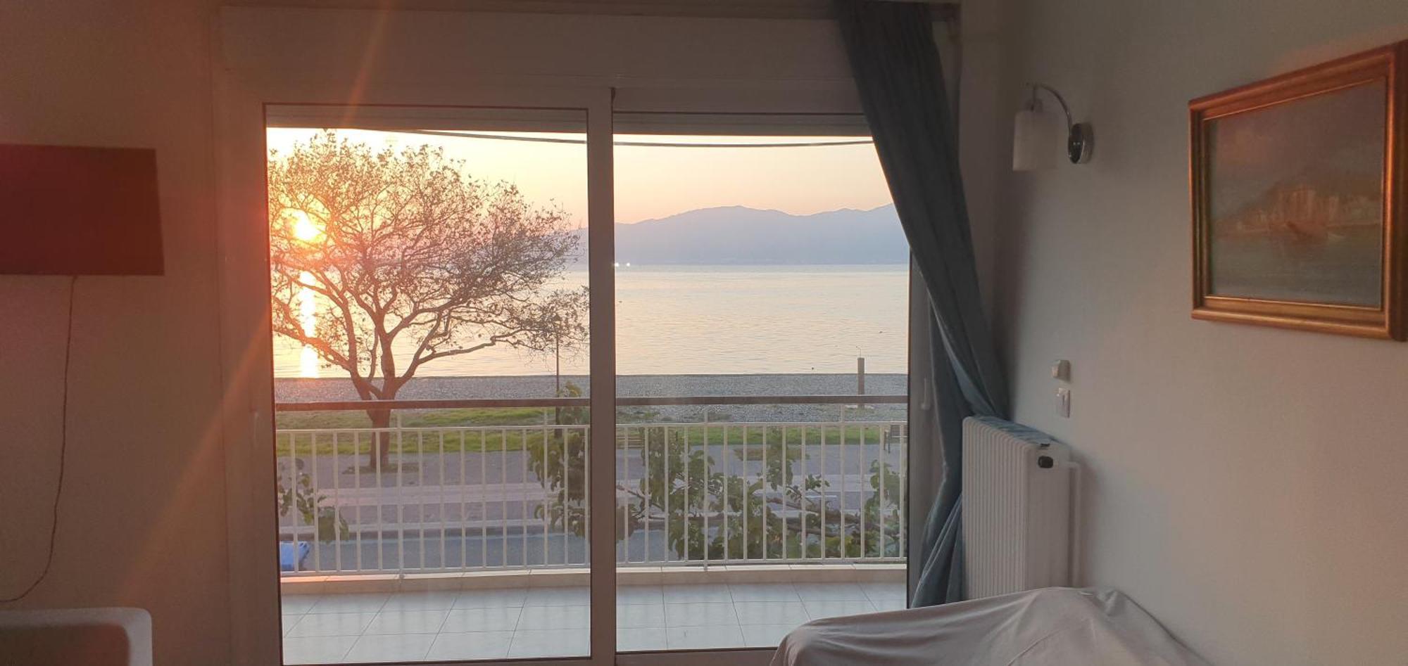 Nafpaktos Beach House Buitenkant foto