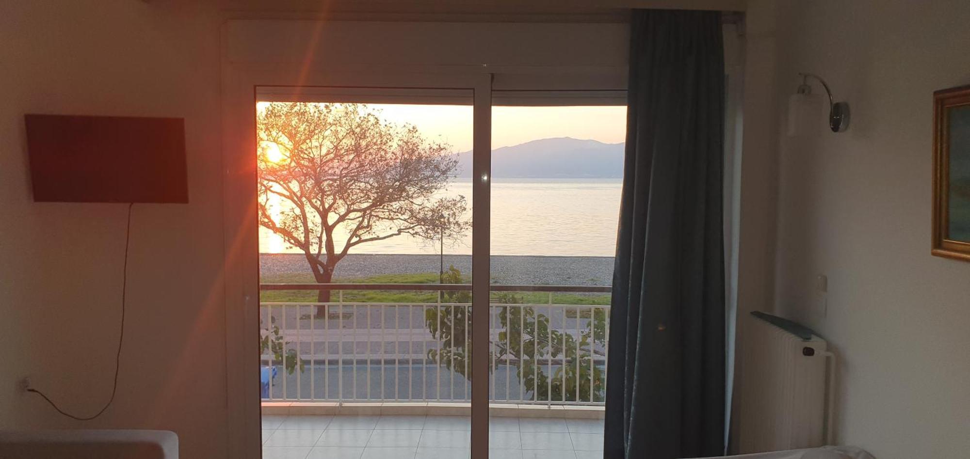 Nafpaktos Beach House Buitenkant foto