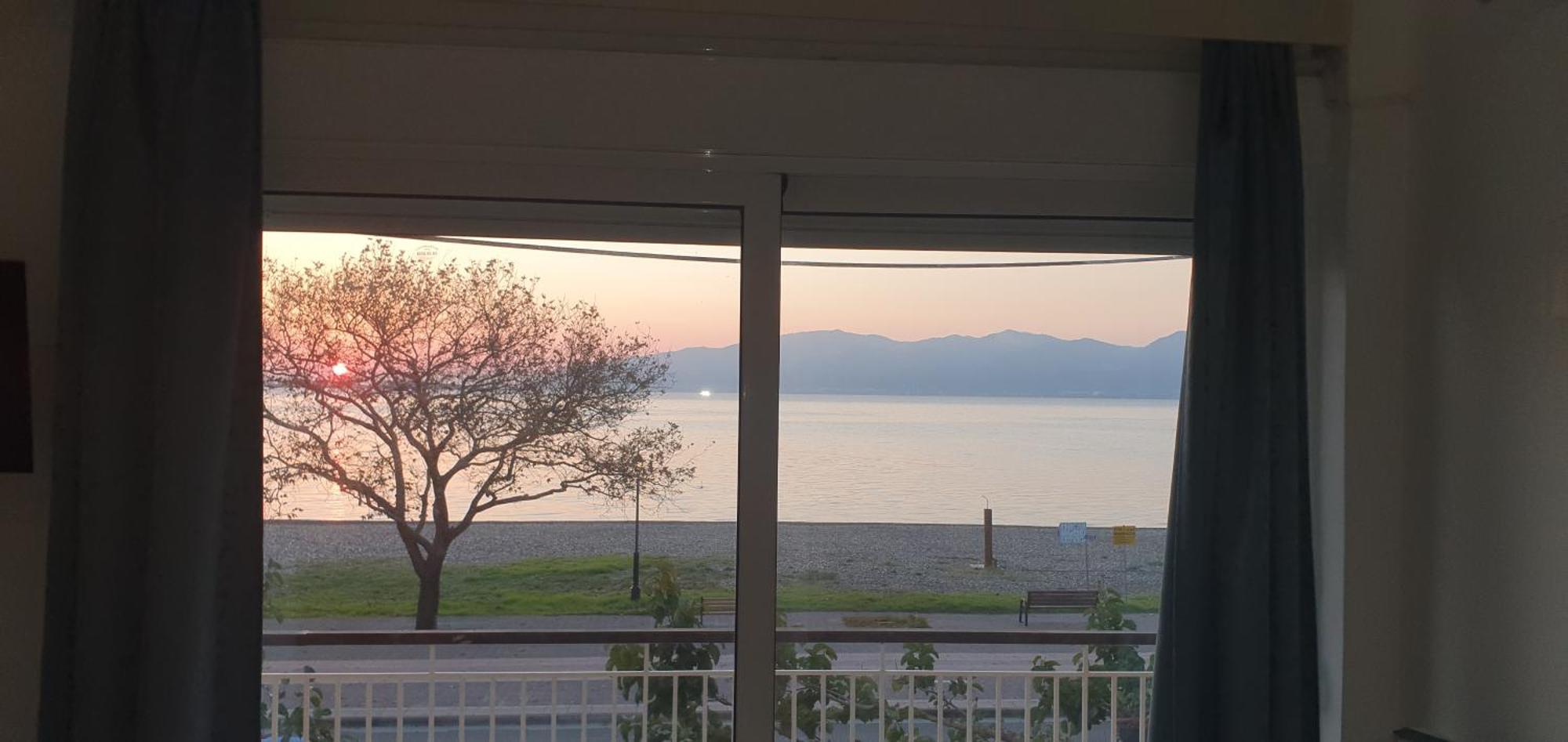 Nafpaktos Beach House Buitenkant foto