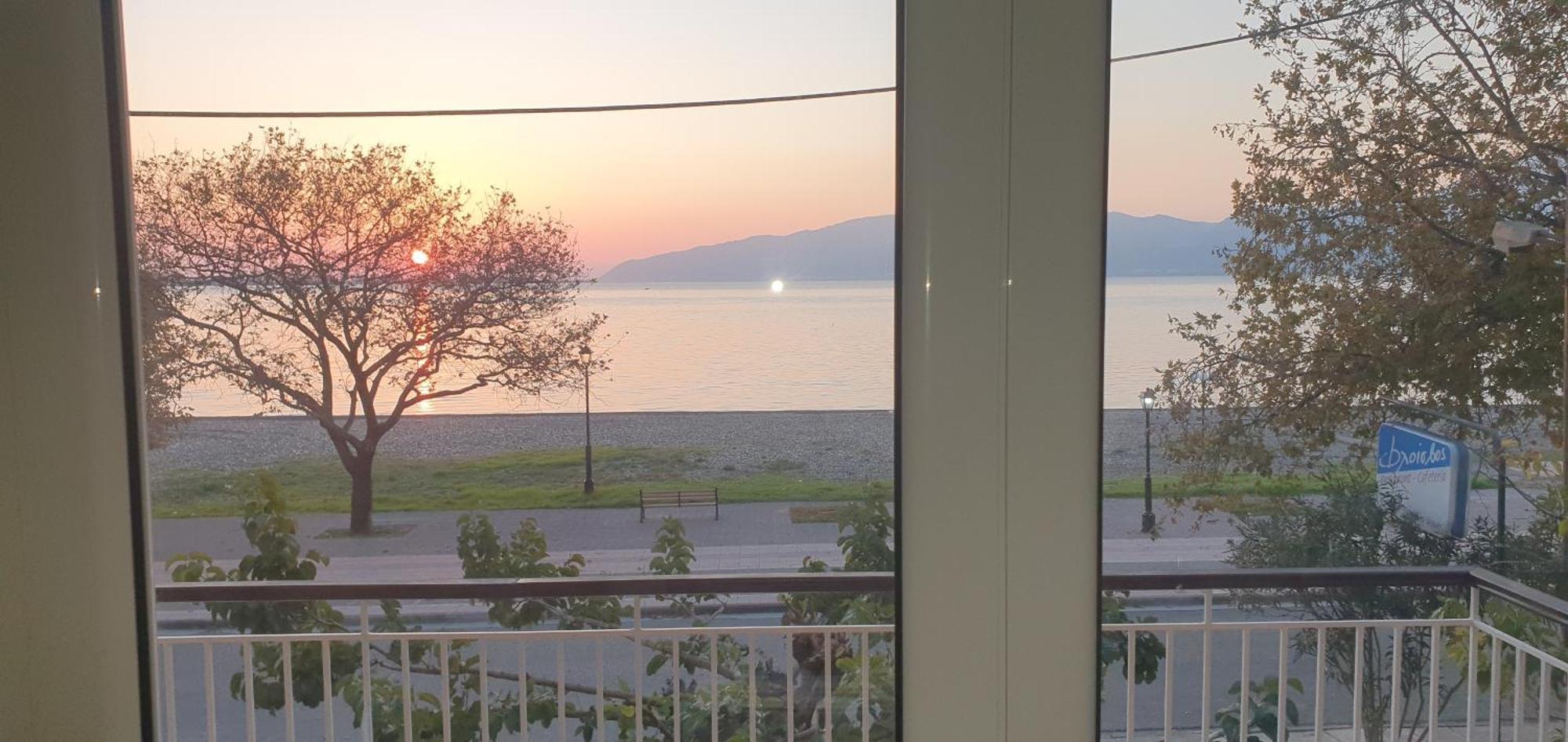 Nafpaktos Beach House Buitenkant foto