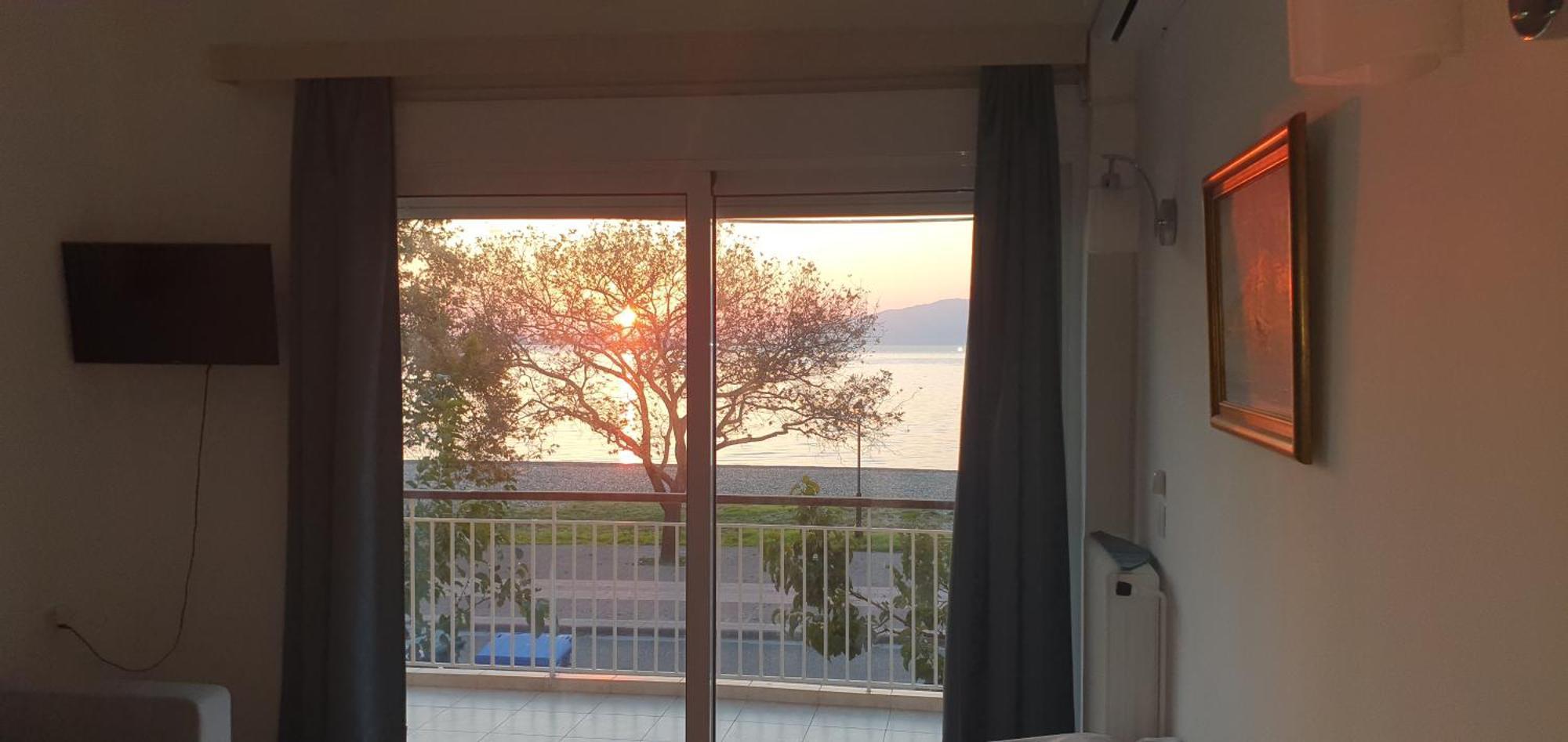 Nafpaktos Beach House Buitenkant foto